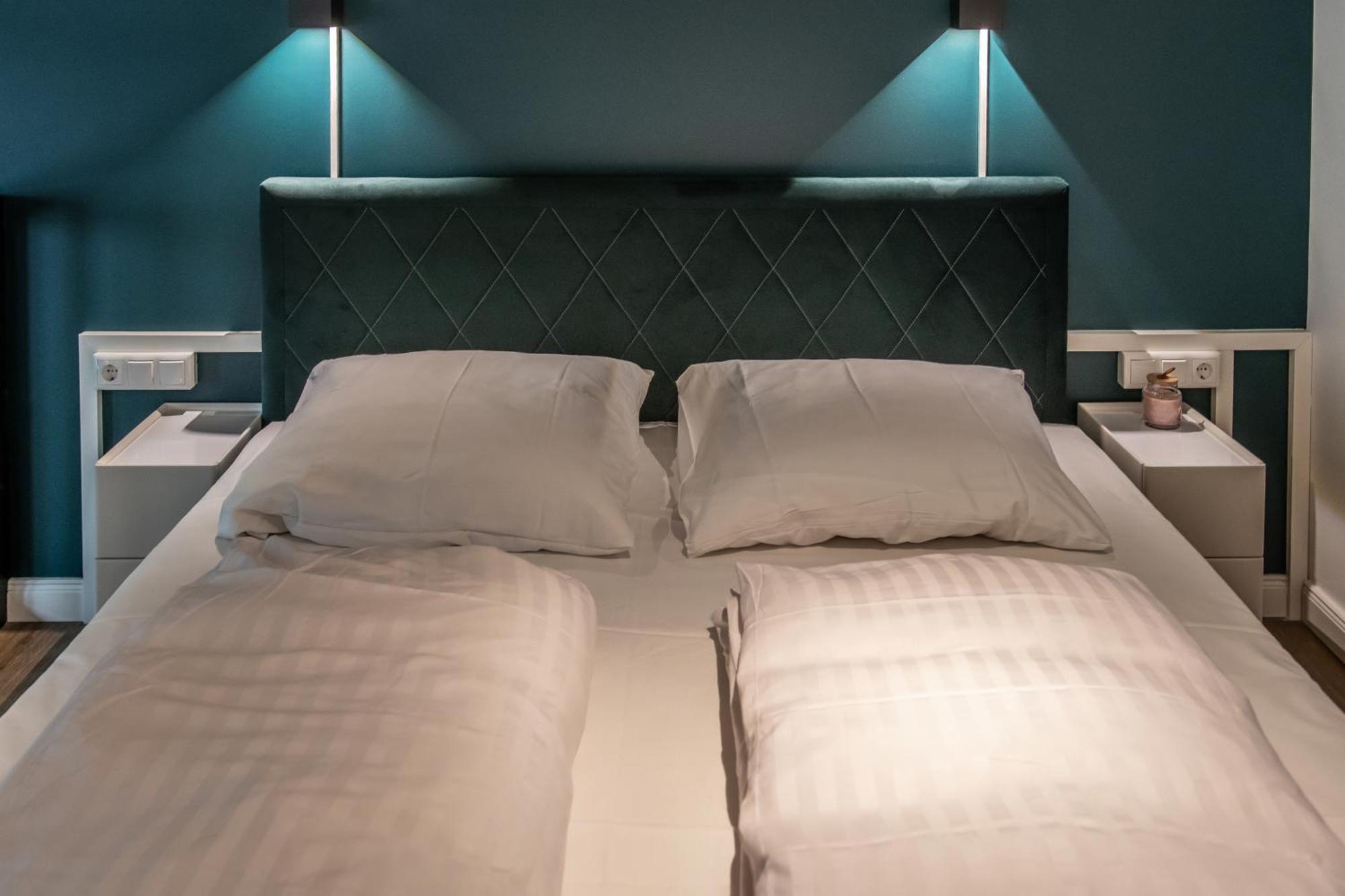 Oran 4 * Berlin