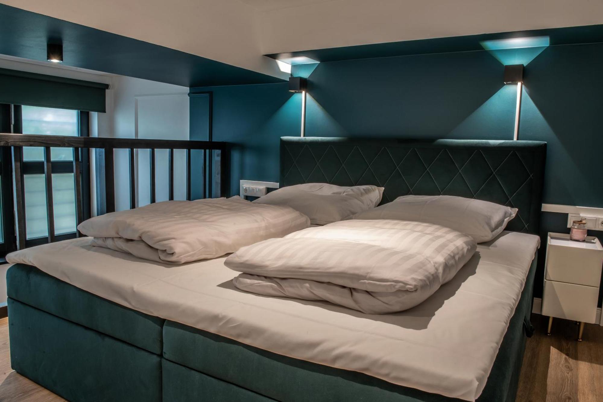 Oran 4 * Berlin